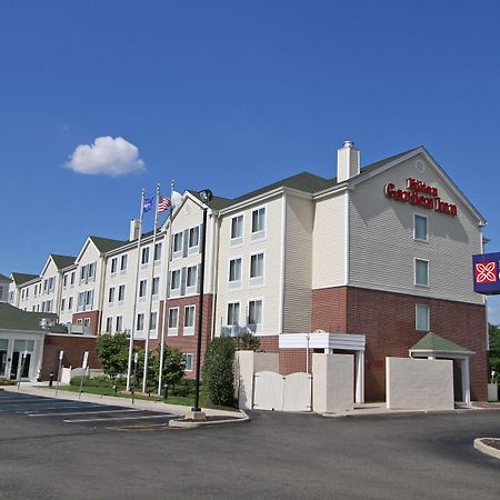 Hilton Garden Inn Westbury Exterior photo