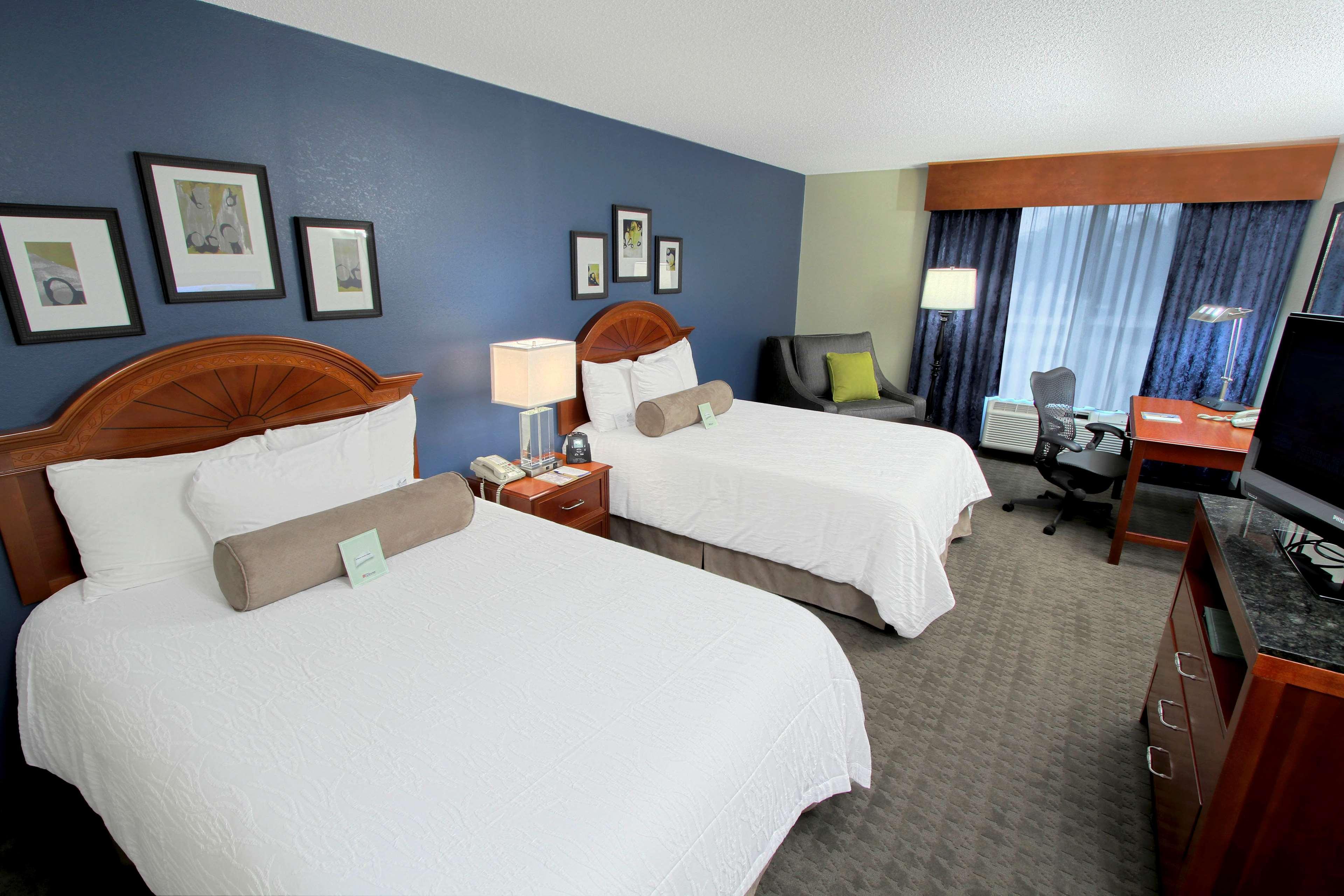 Hilton Garden Inn Westbury Room photo