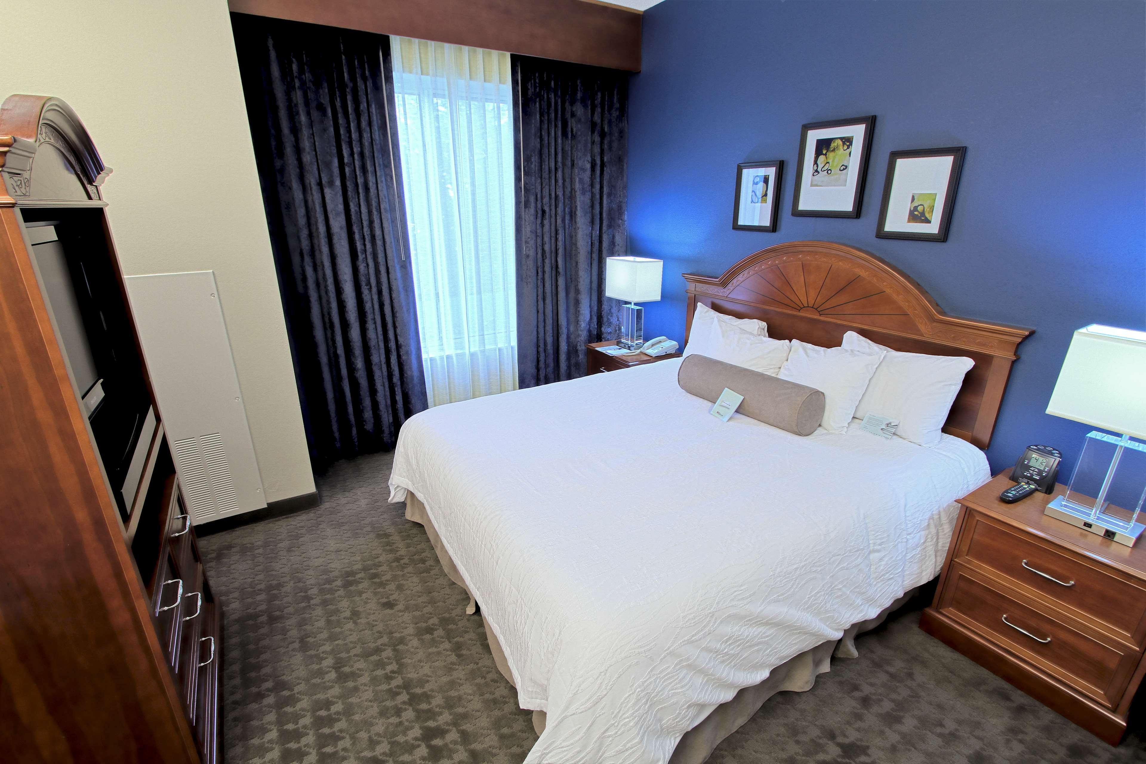 Hilton Garden Inn Westbury Room photo