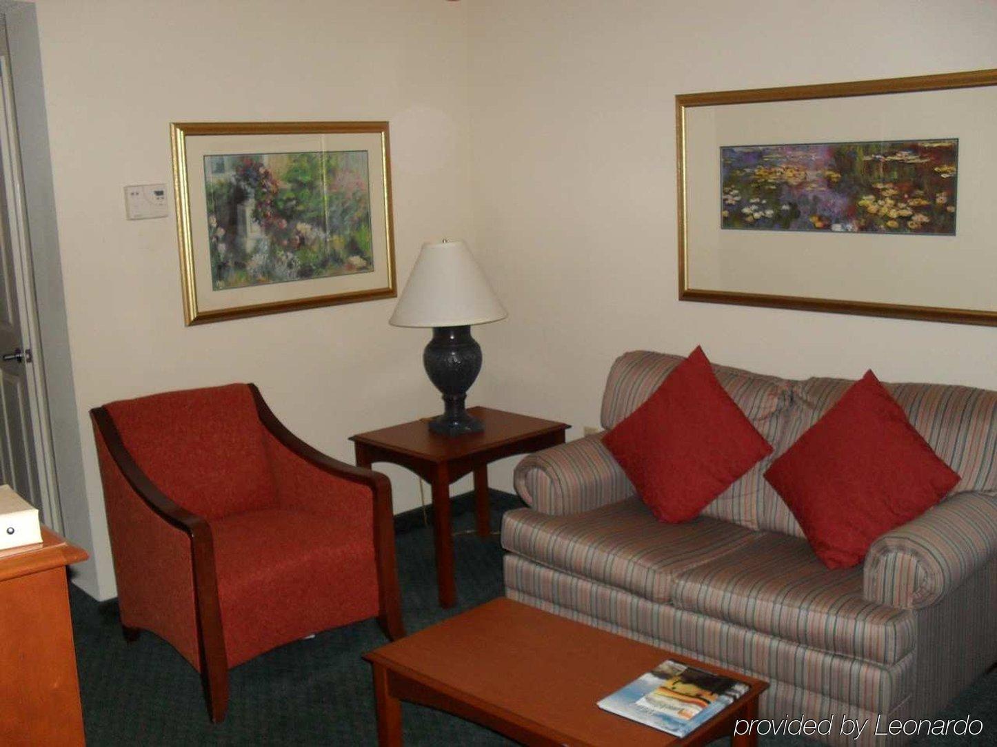 Hilton Garden Inn Westbury Room photo